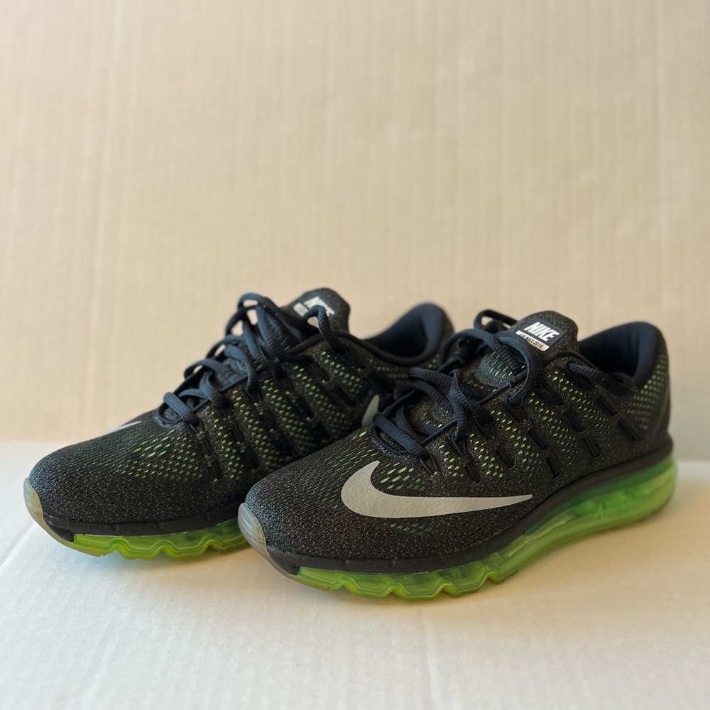 NIKE Air Max